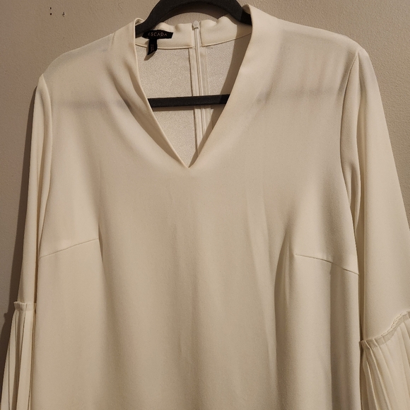 ESCADA EU 42 (US 12)‎ Winter White Pleated Bell Sleeve V-Neck Popover Blouse - Picture 4 of 7